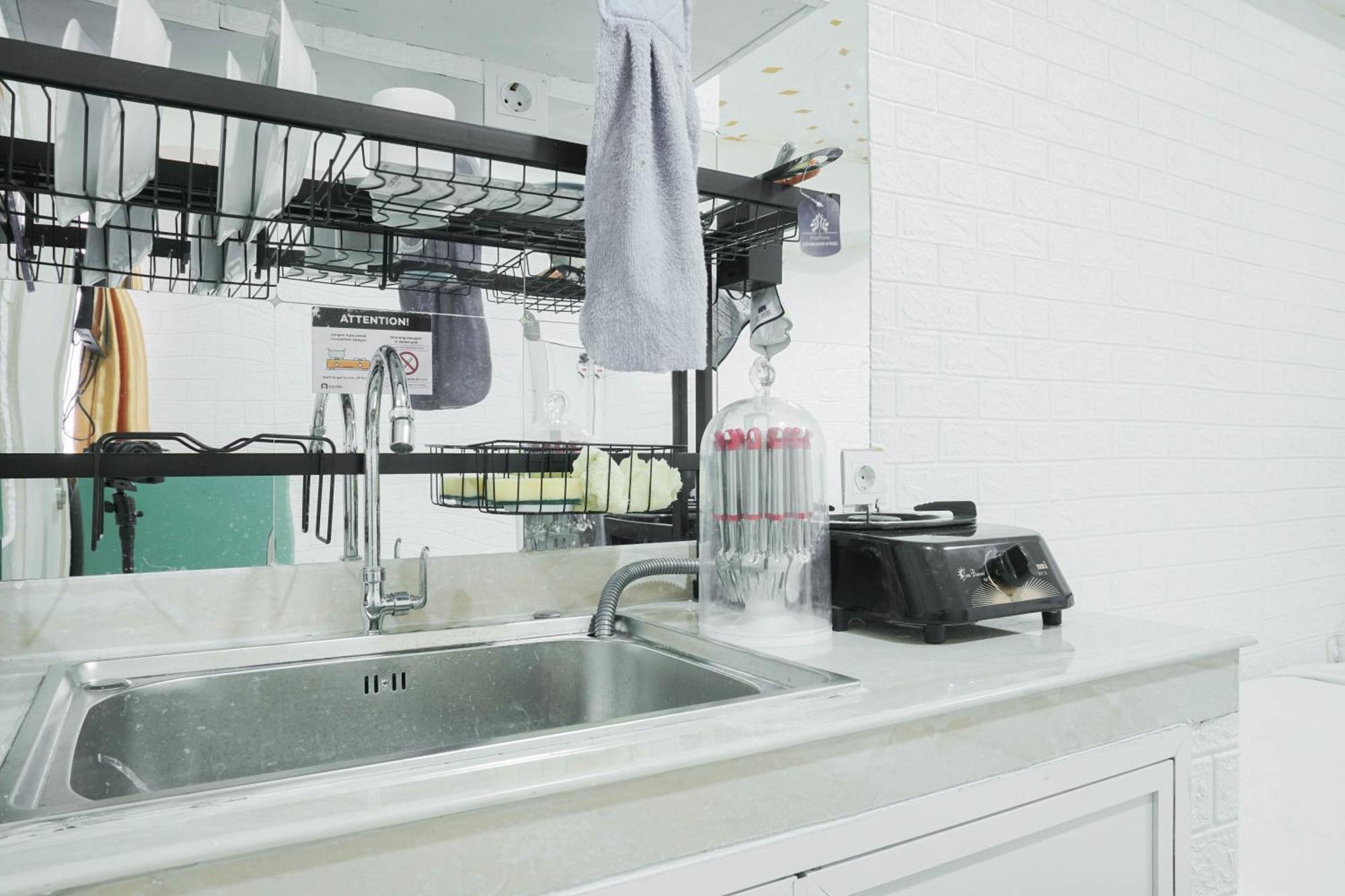 Elegant At Meikarta By Travelio Apartemen