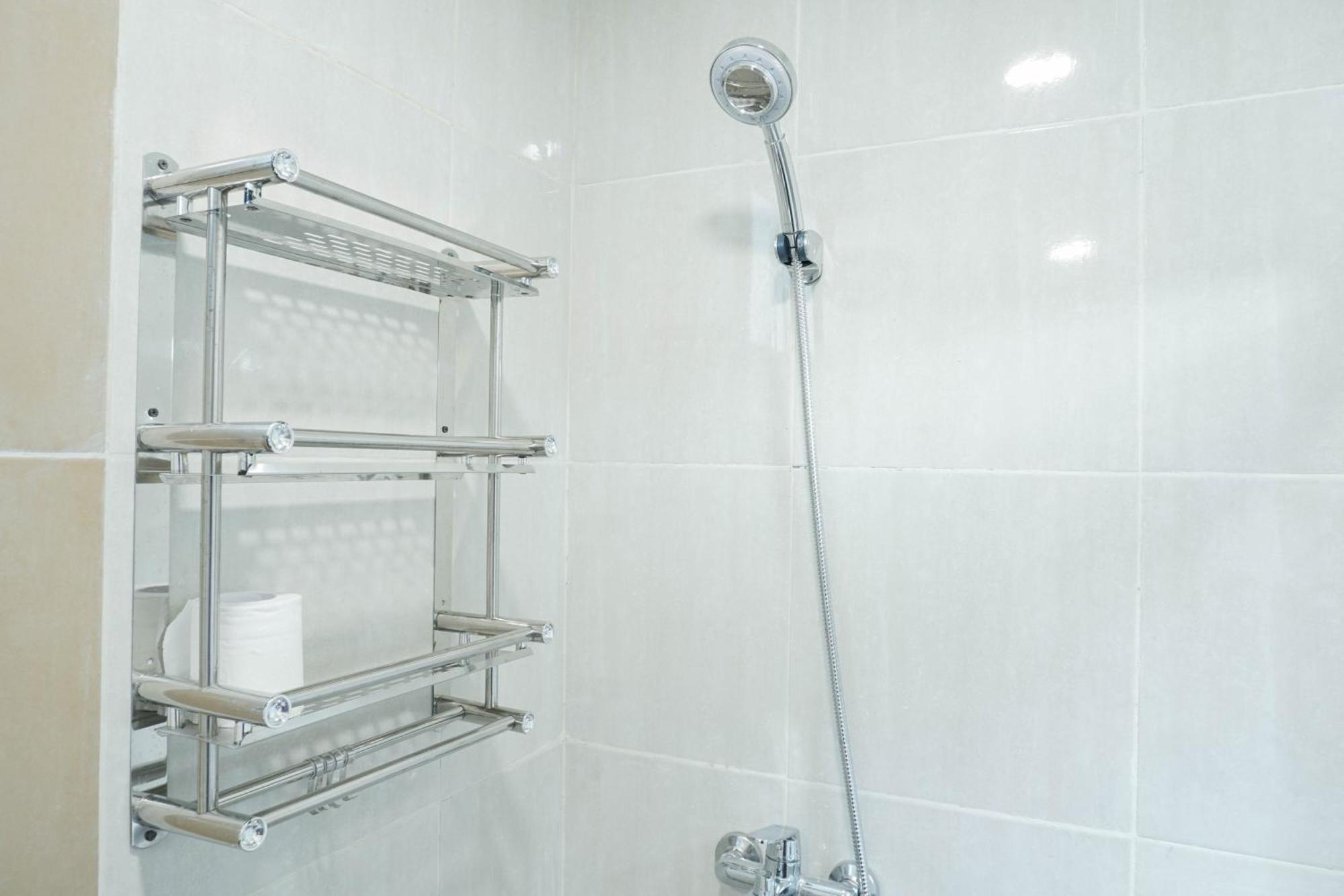 Elegant At Meikarta By Travelio Apartemen *